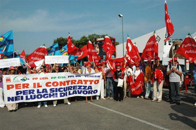 21 ...a CISL e UIL.JPG
